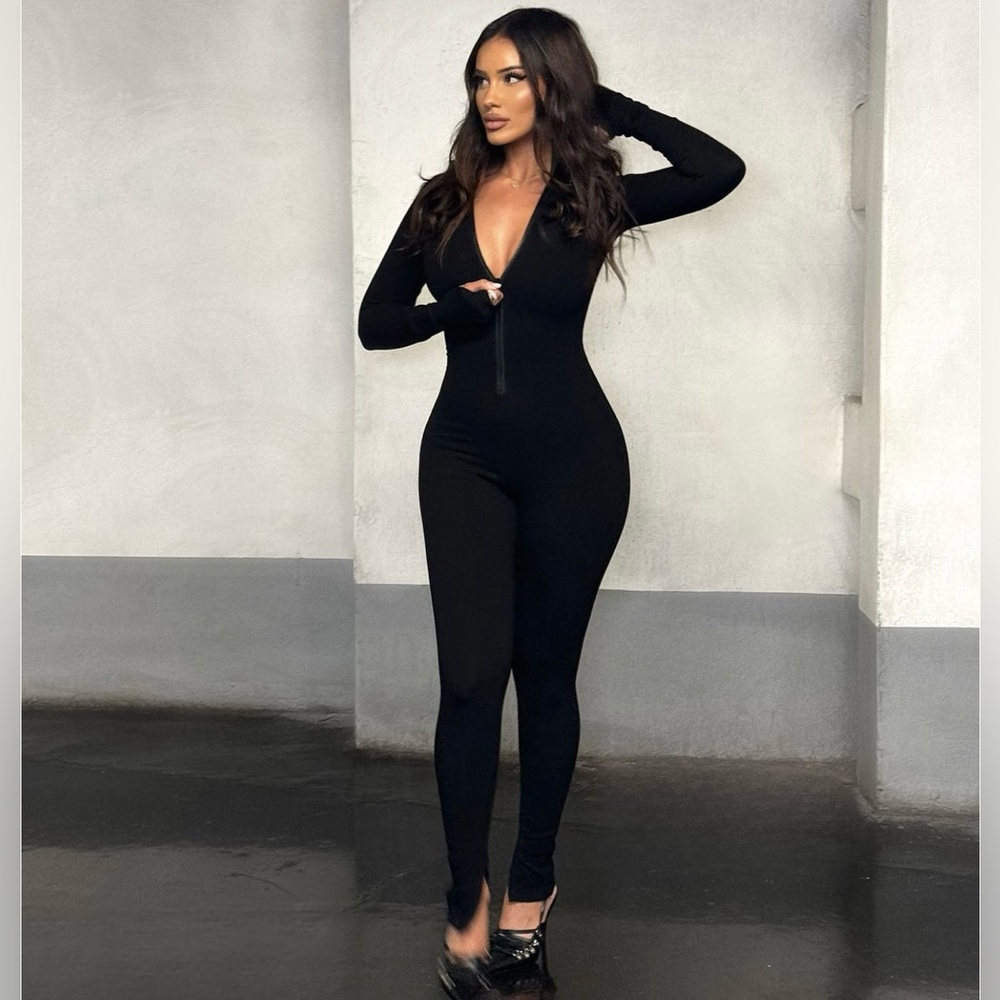 NWOT Fashion Nova Snatched Jumpsuit